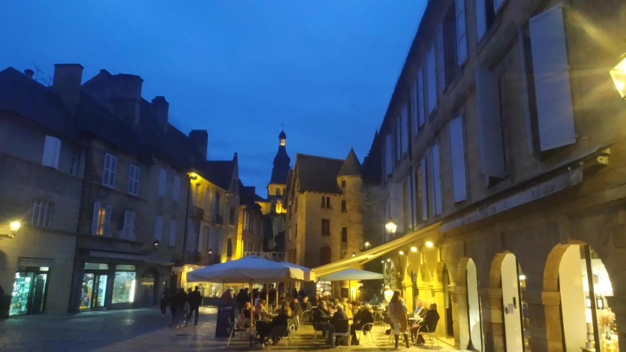 Le Clos de la Musardise - Gîtes de Charme avec Piscine Chauffée Salignac Eyvigues Esterno foto