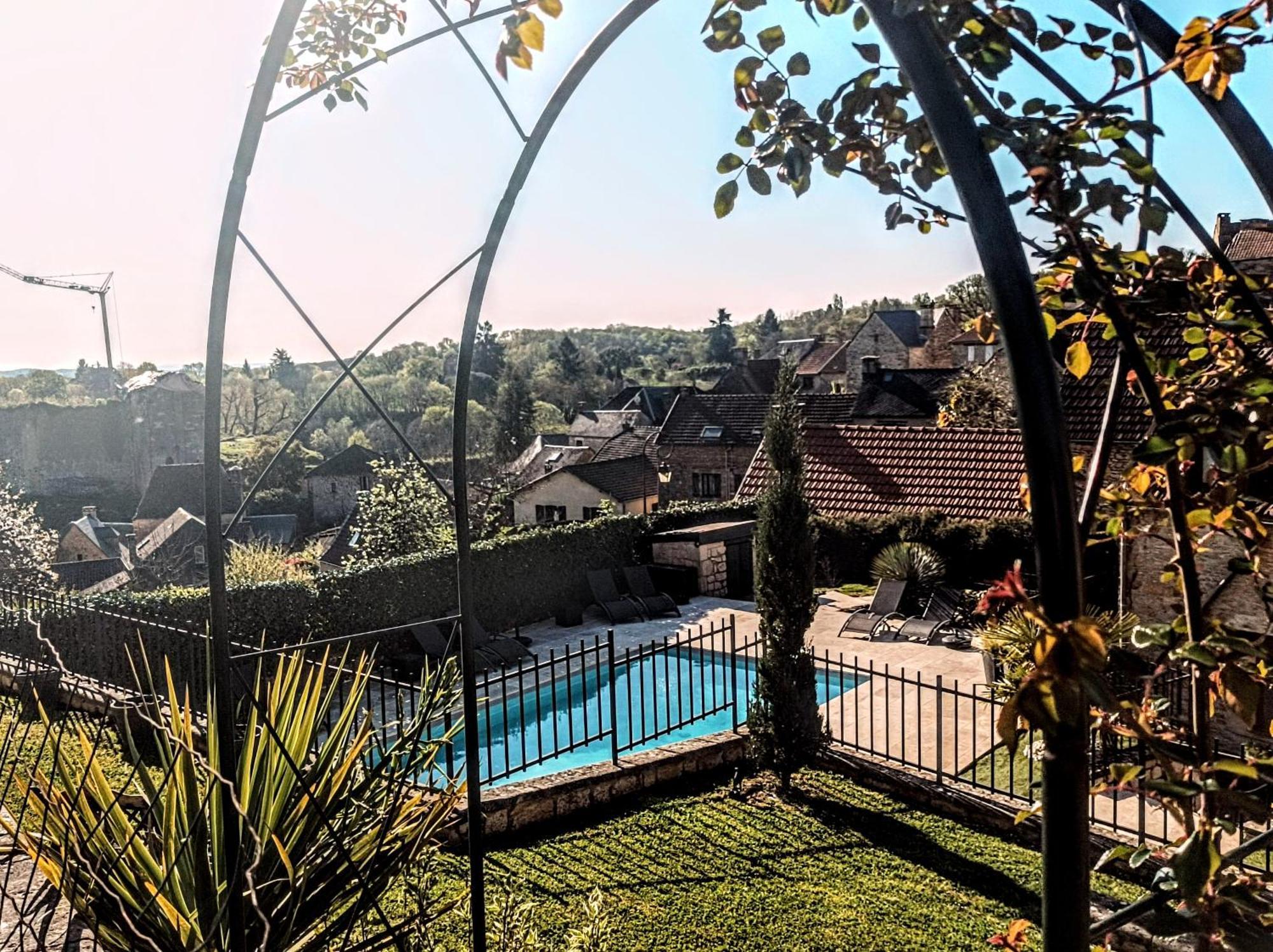 Le Clos de la Musardise - Gîtes de Charme avec Piscine Chauffée Salignac Eyvigues Esterno foto